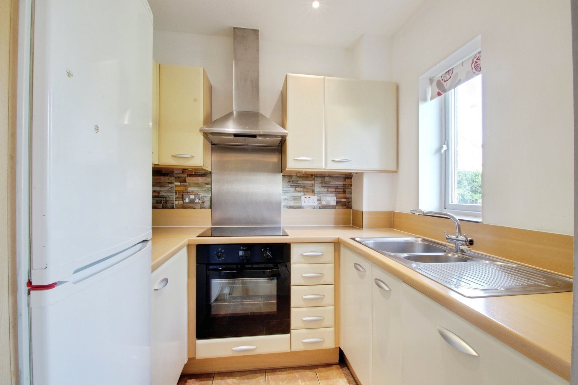 Flat Sovereign Heights in Slough
