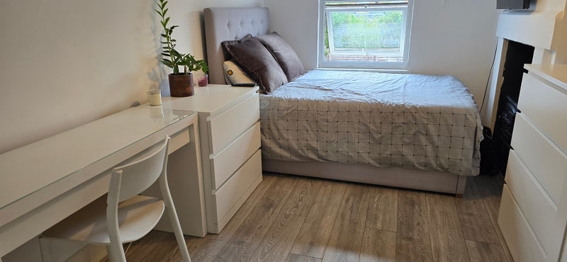 Room Nelson Road in Greater London