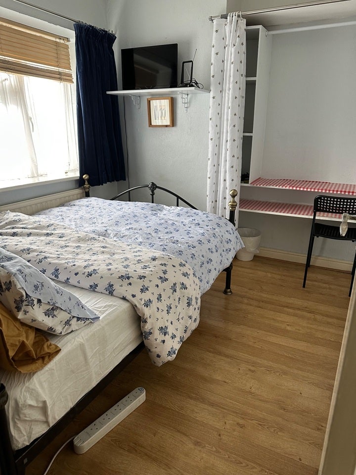 Room Bentley Drive in Greater London