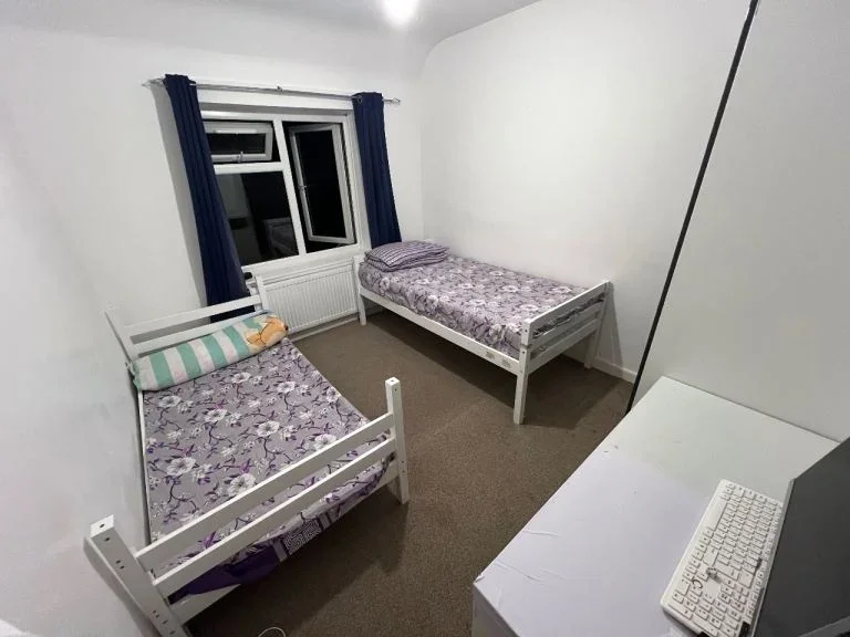 Room Maplestead Road in Greater London