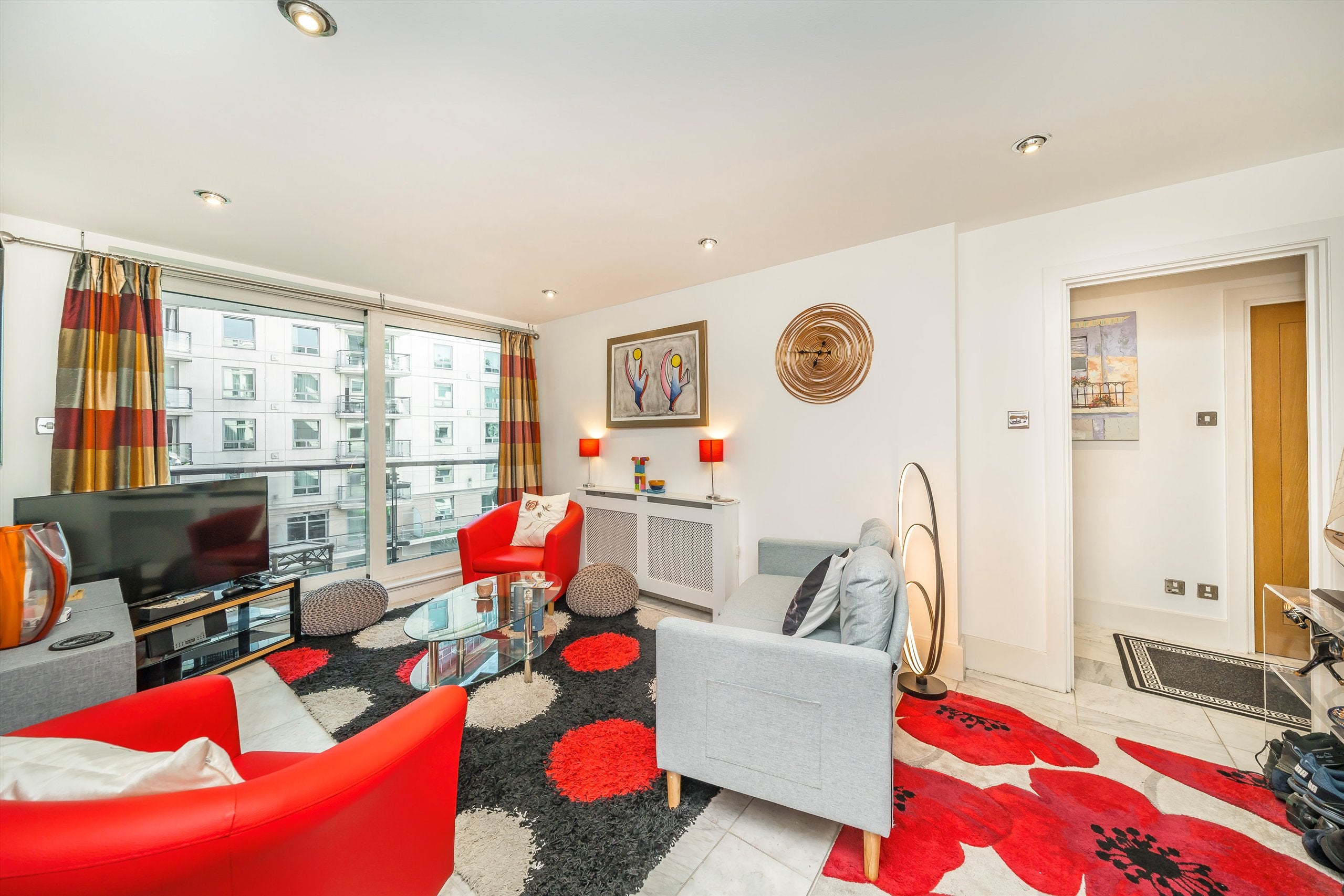 Flat Bridgefoot in Greater London