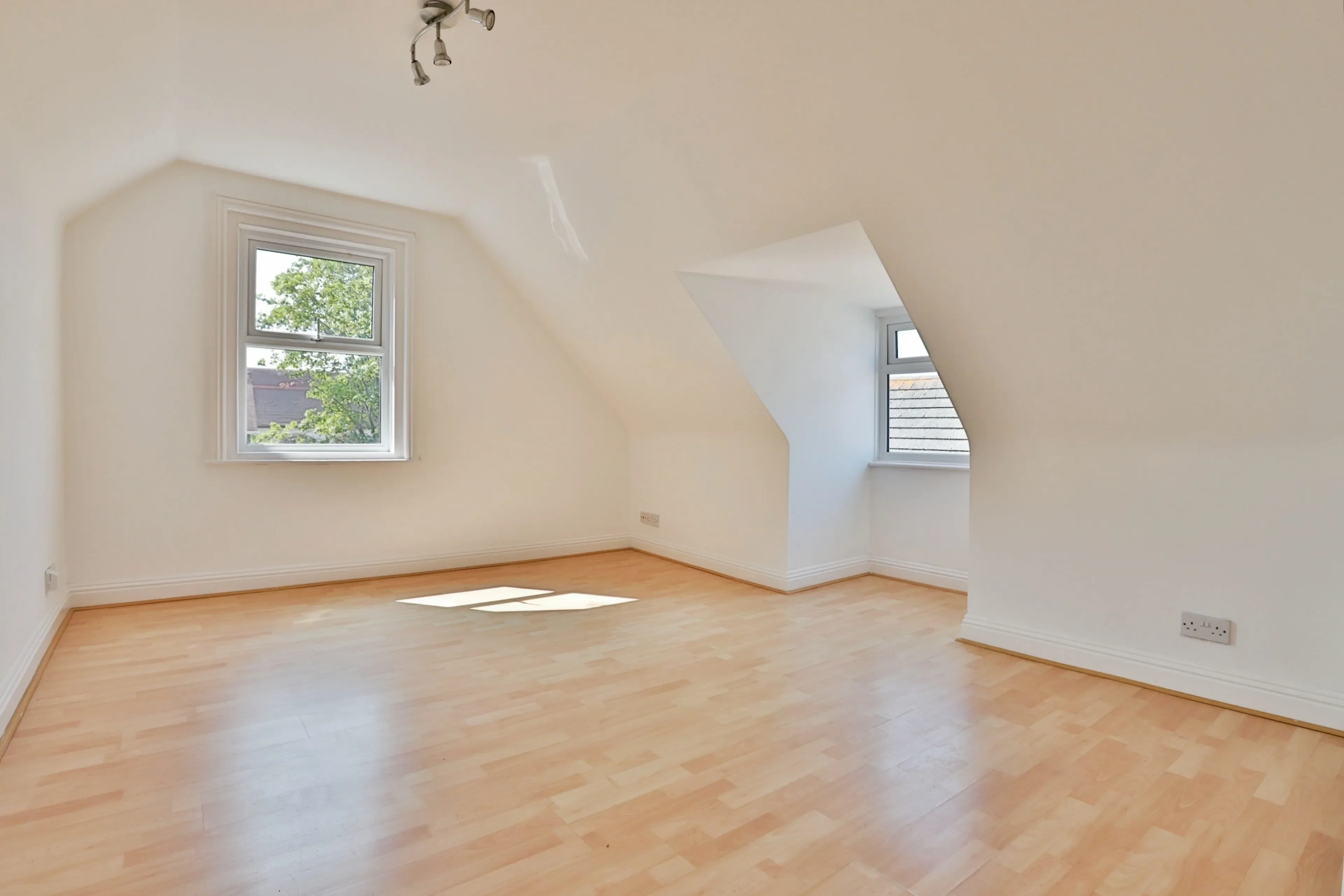 Flat Westby Road in Bournemouth