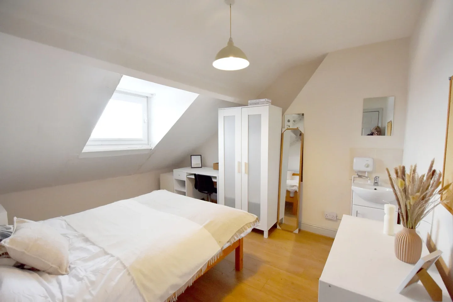 Room Narborough Road in Leicester