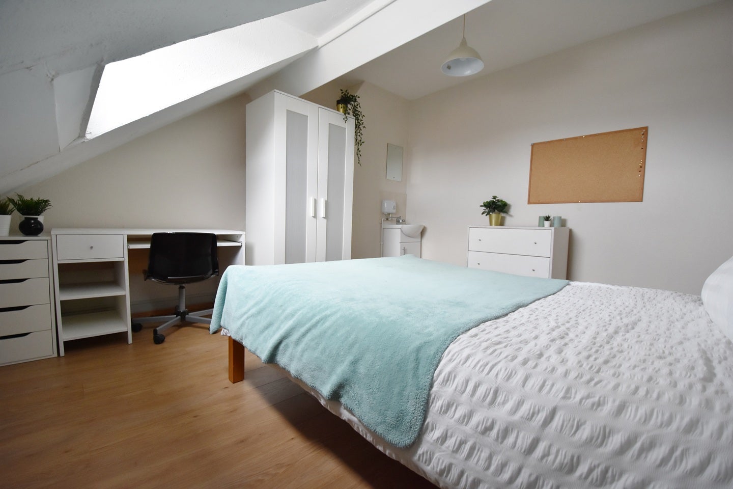 Room Narborough Road in Leicester
