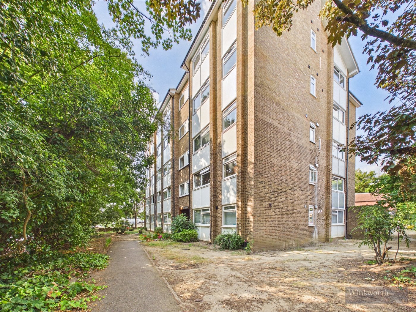 Flat Castleview Road in Elmbridge