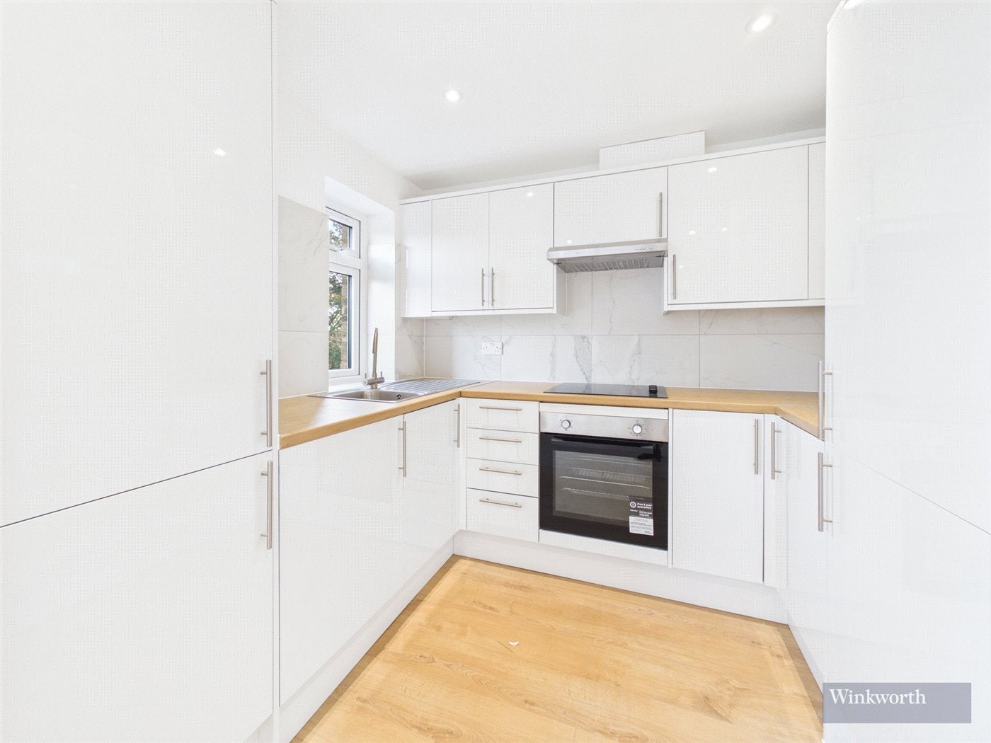 Flat Castleview Road in Elmbridge