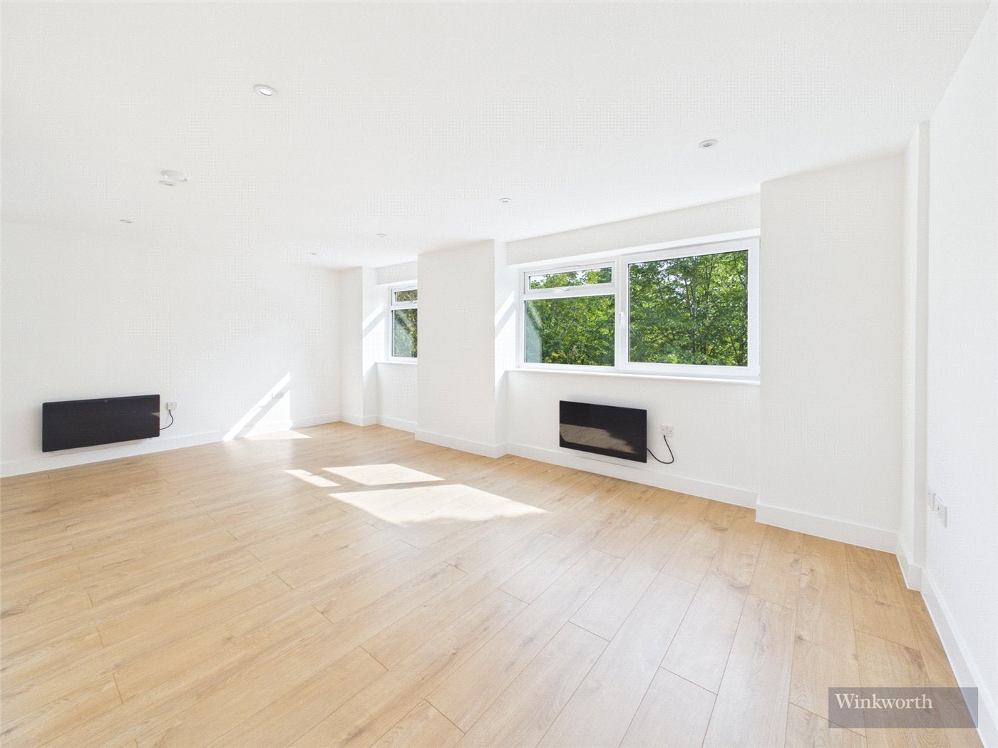 Flat Castleview Road in Elmbridge