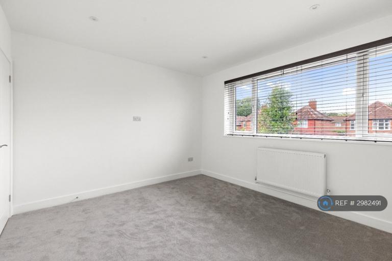 Flat Terrace Road in Walton-on-Thames