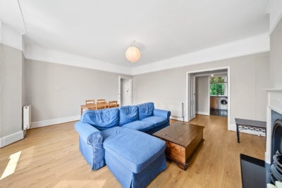 Flat Hervey Road in Greater London