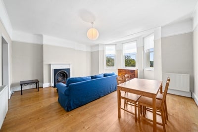 Flat Hervey Road in Greater London