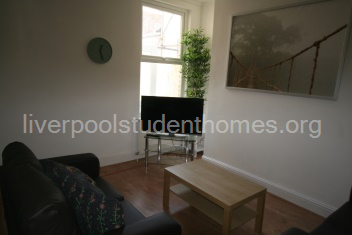 Room Shaw Street in Liverpool