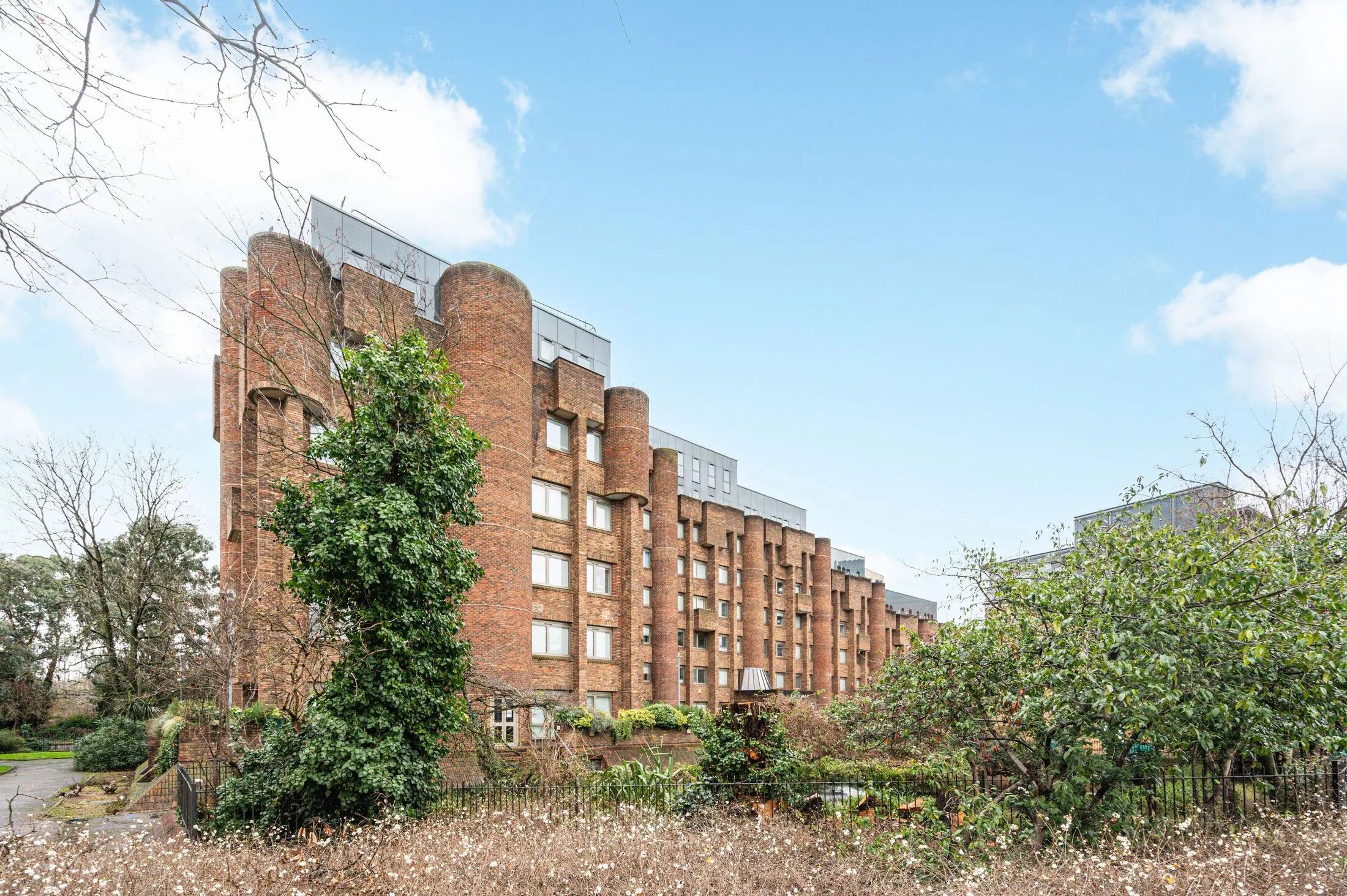 Flat Molesworth Street in Greater London