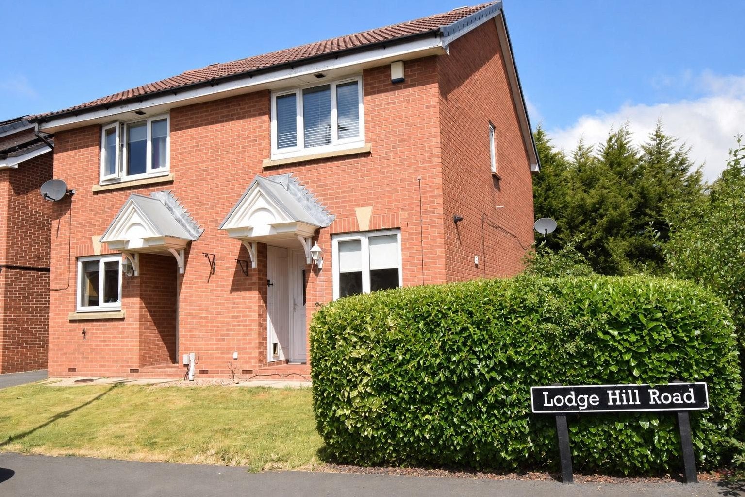 House Lodge Hill Road in Wakefield