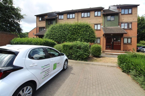 House Maltby Drive in London