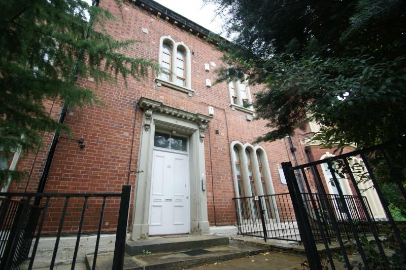 Flat Clarendon Road in Leeds