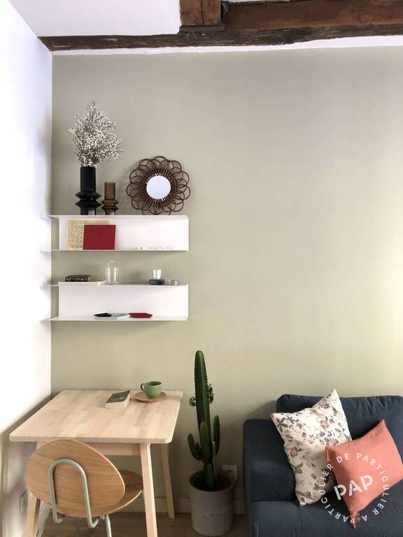 Flat Rue Sainte-Croix de la Bretonnerie in Paris
