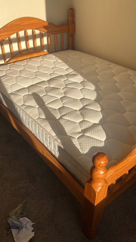 Room Haselbury Road in Greater London
