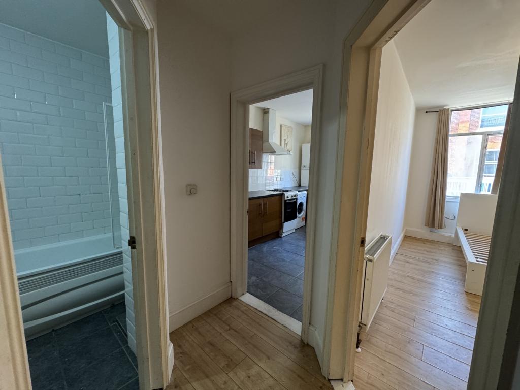 Flat Mare Street in Greater London