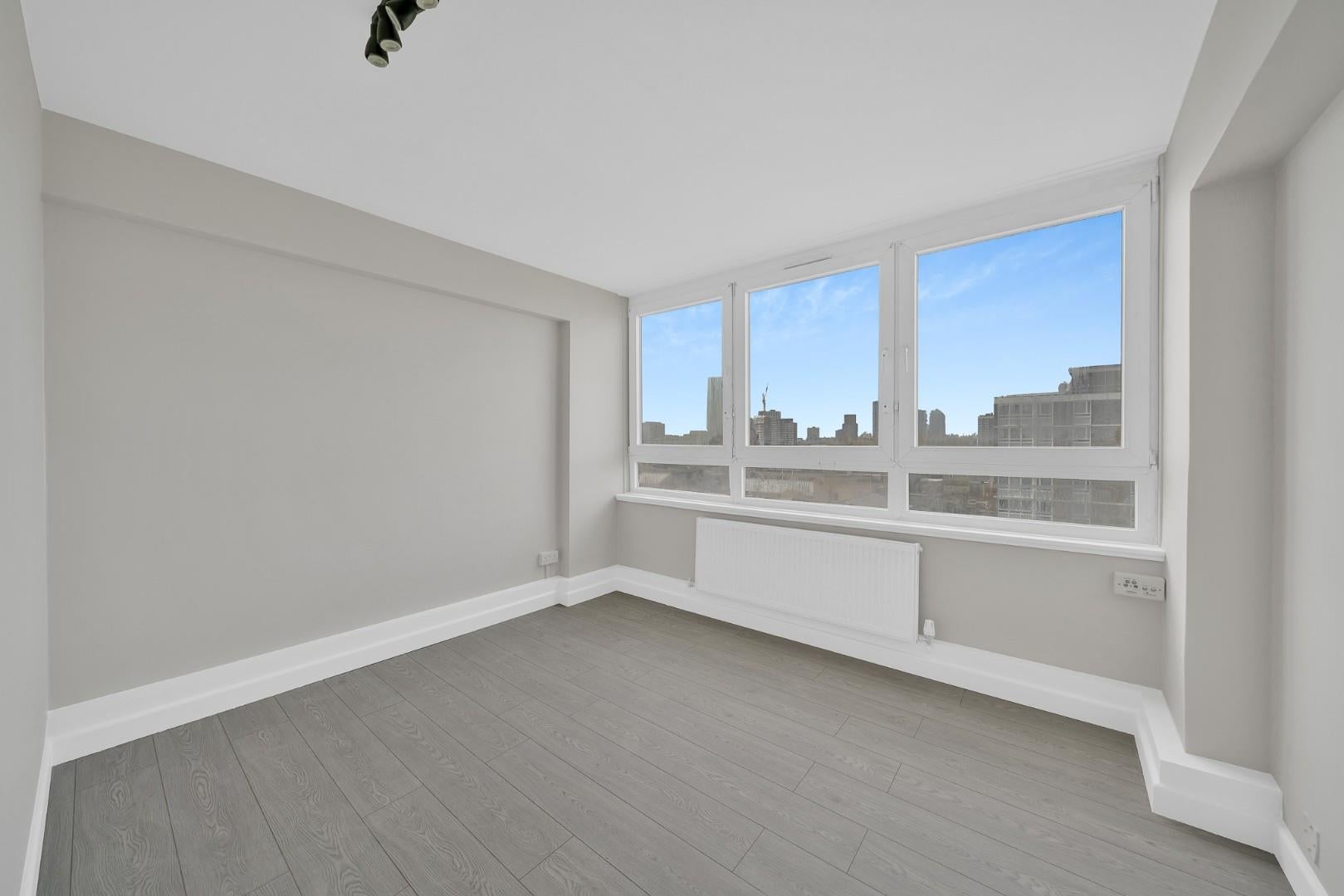 Flat Geffrye Court in Greater London
