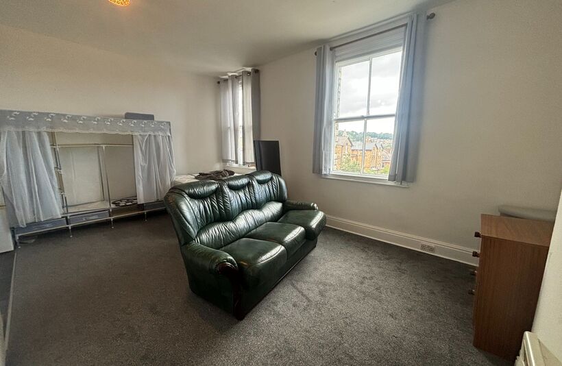 Flat Westbourne Grove in Scarborough