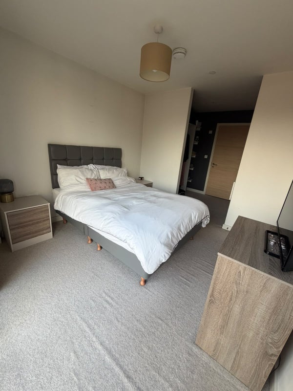 Room Ellesmere Street in Manchester