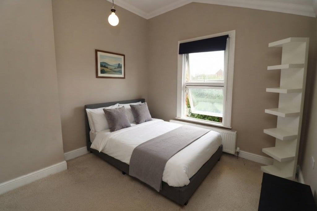 Room Globe Road in Greater London