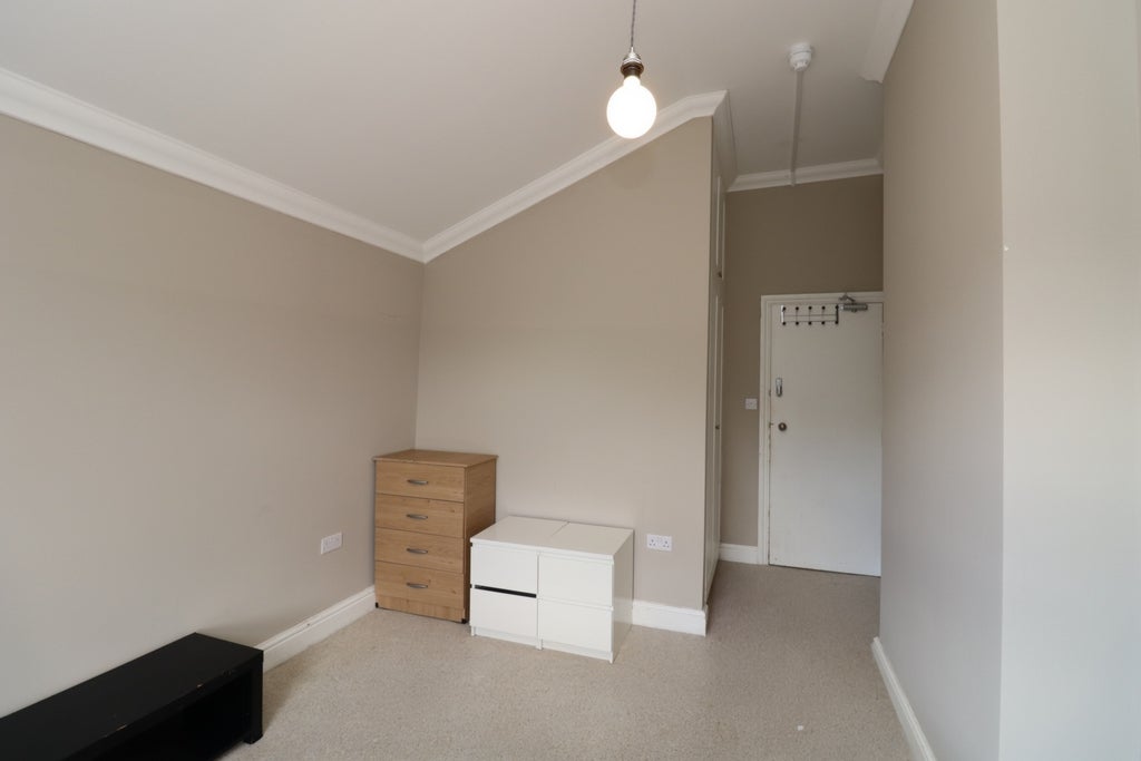 Room Globe Road in Greater London