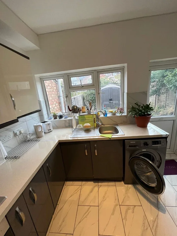 Room Westbury Avenue in Greater London