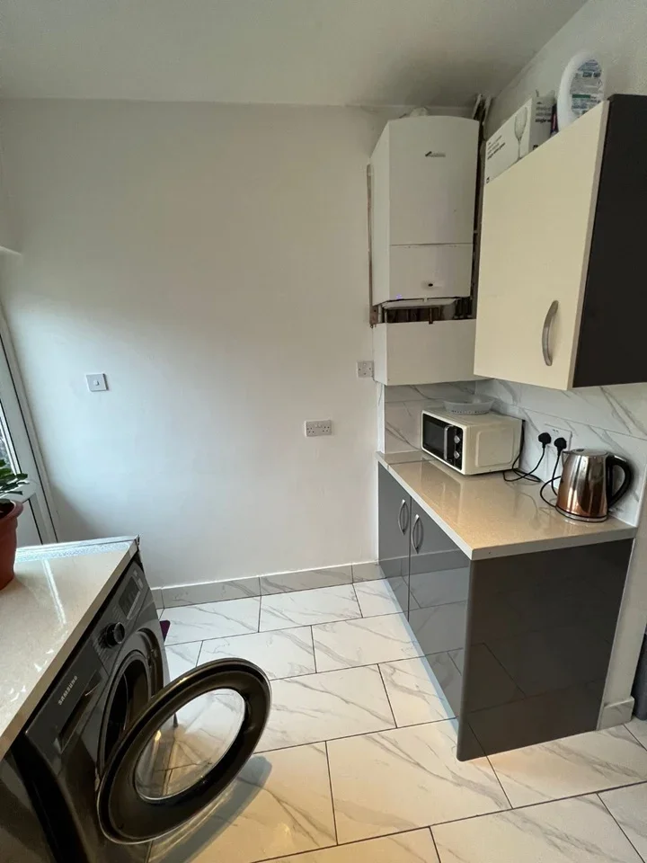 Room Westbury Avenue in Greater London
