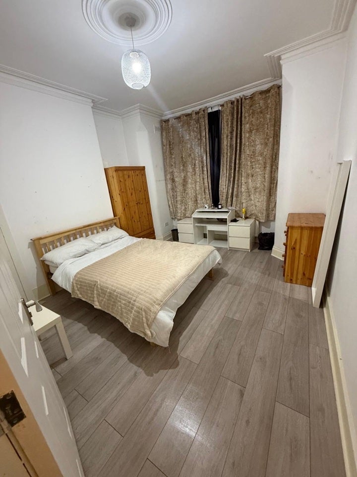 Room Westbury Avenue in Greater London
