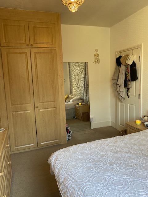Room Eccleston Road in Greater London