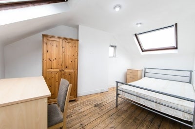 Flat Blenheim Walk in Leeds