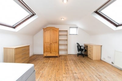 Flat Blenheim Walk in Leeds