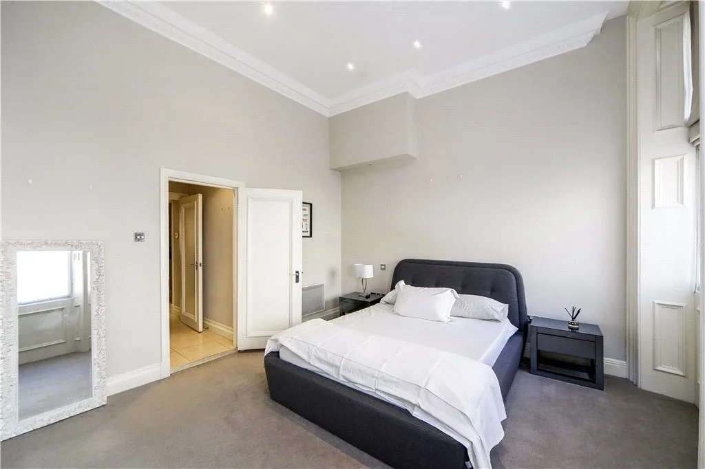Flat Queen's Gate Terrace in Greater London