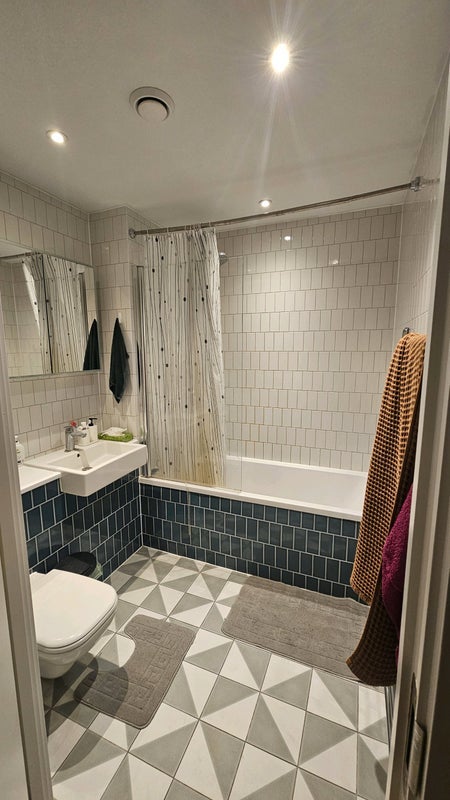 Room Park Lane in Greater London