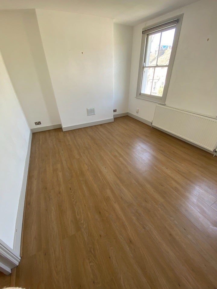 Flat Mabley Street in Greater London