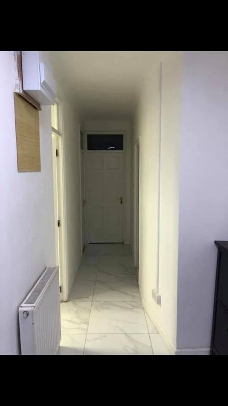 Room Ravenet Street in Greater London