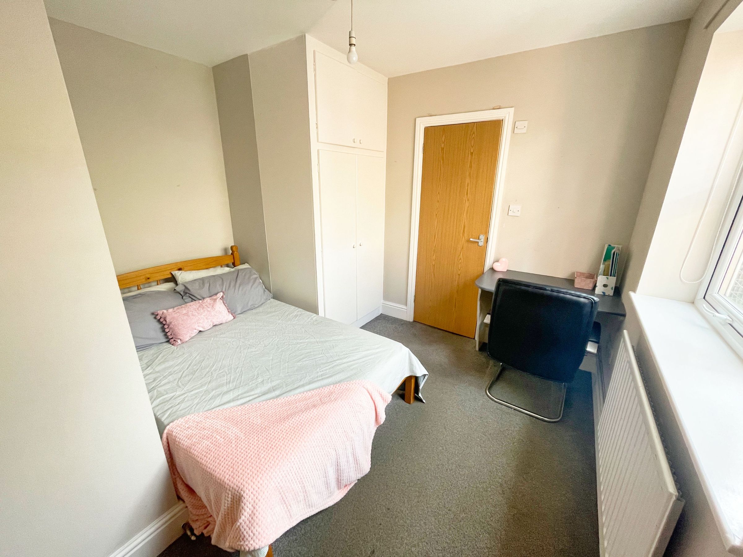 Room Stalker Lees Road in Sheffield