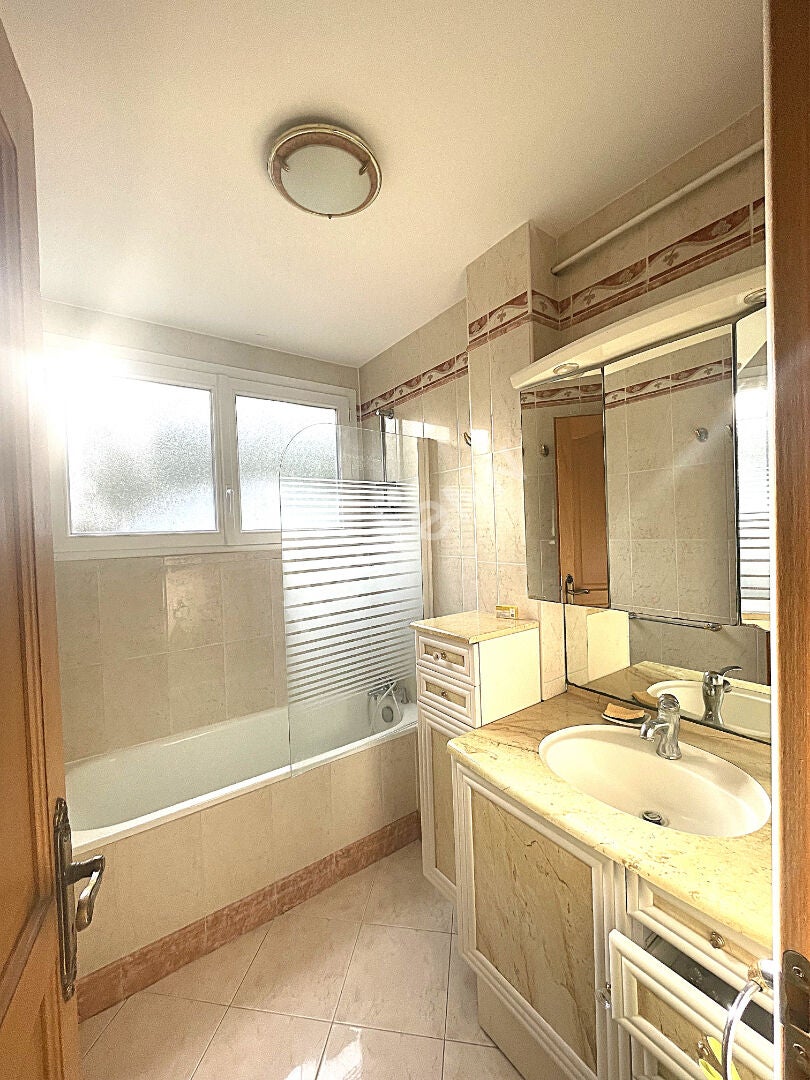Flat Rue Sadi Carnot in Bagnolet
