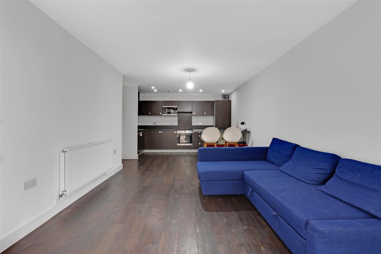 Flat Cornmill Lane in Greater London