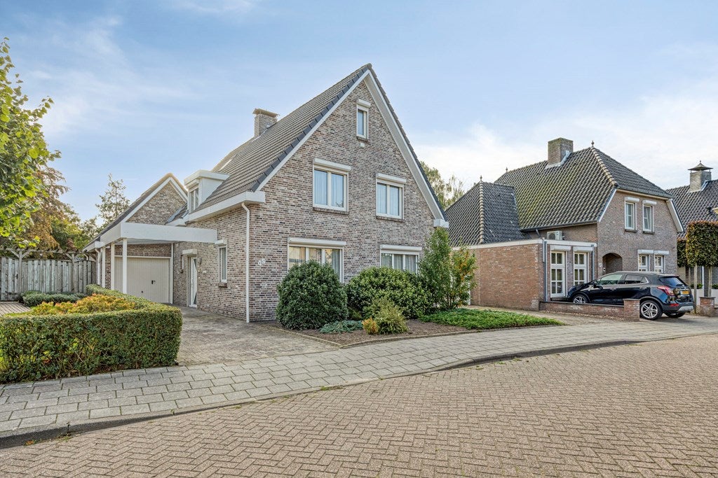 Huis Poelruiter 45 in Budel-Schoot