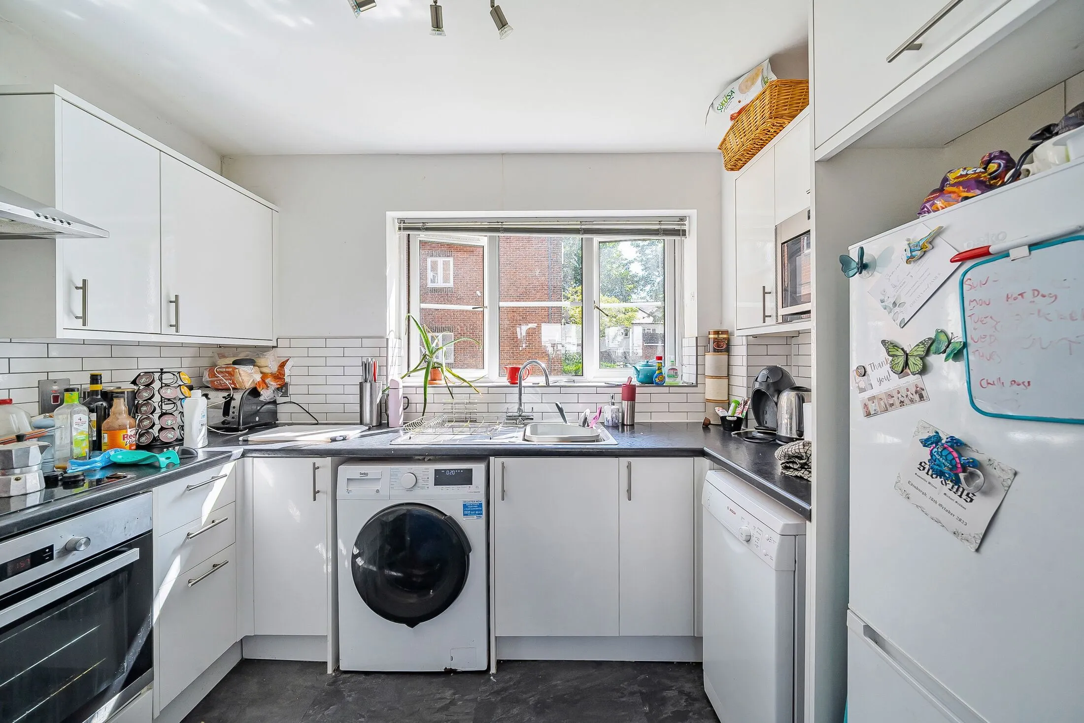 Flat Addiscombe Road in Watford