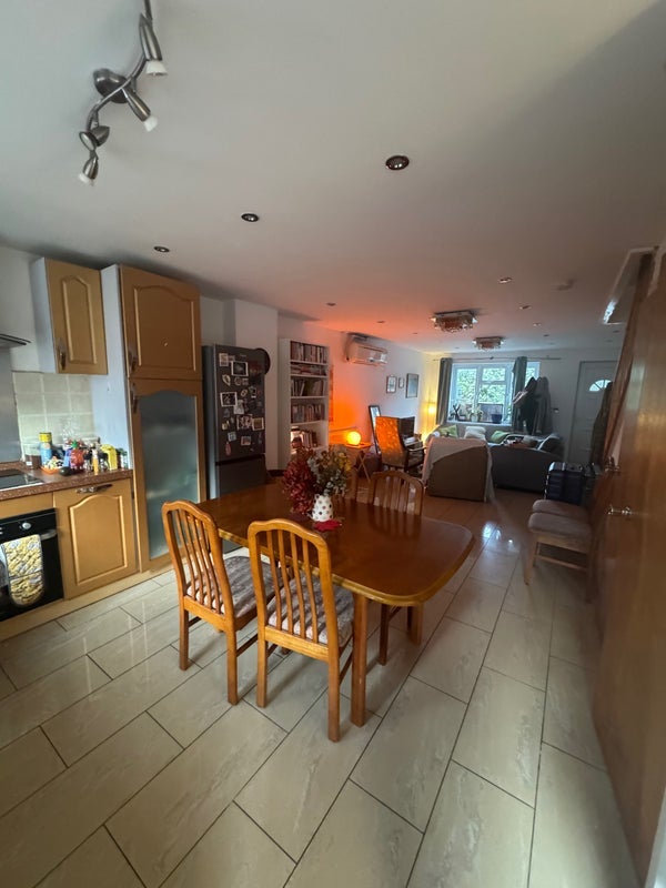 Room Nile Close in Greater London