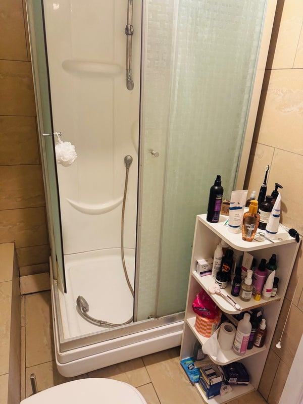 Room Nile Close in Greater London