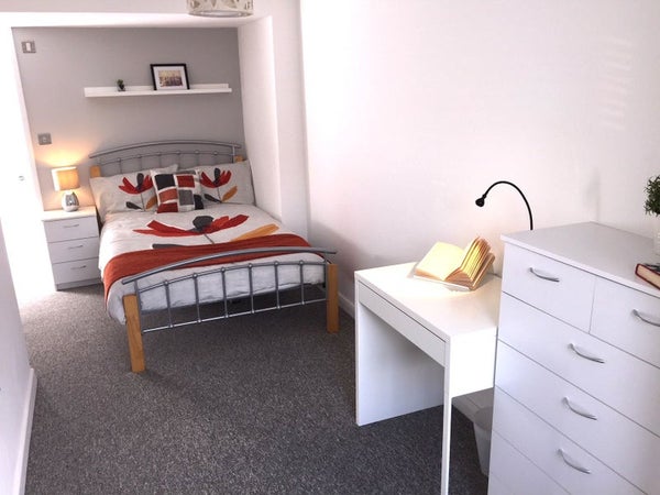 Flat Holly Lane in Metropolitan Borough of Solihull