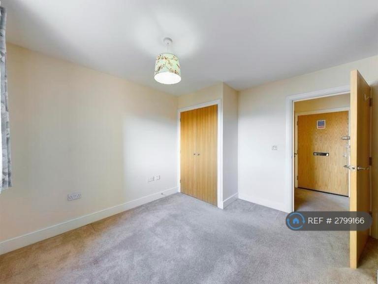 Flat Wallis Place in Maidstone