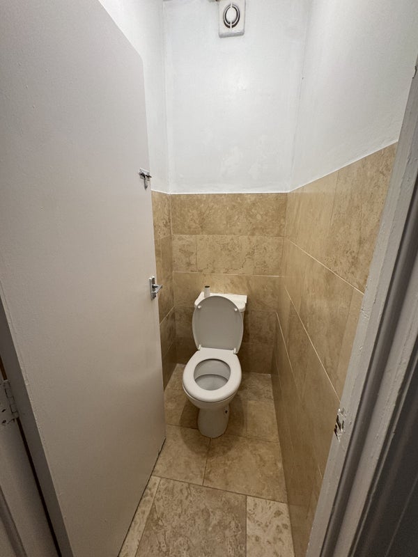 Room Wharfedale Gardens in Greater London