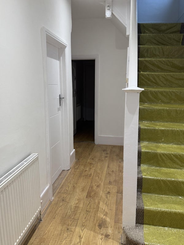 Room Wharfedale Gardens in Greater London