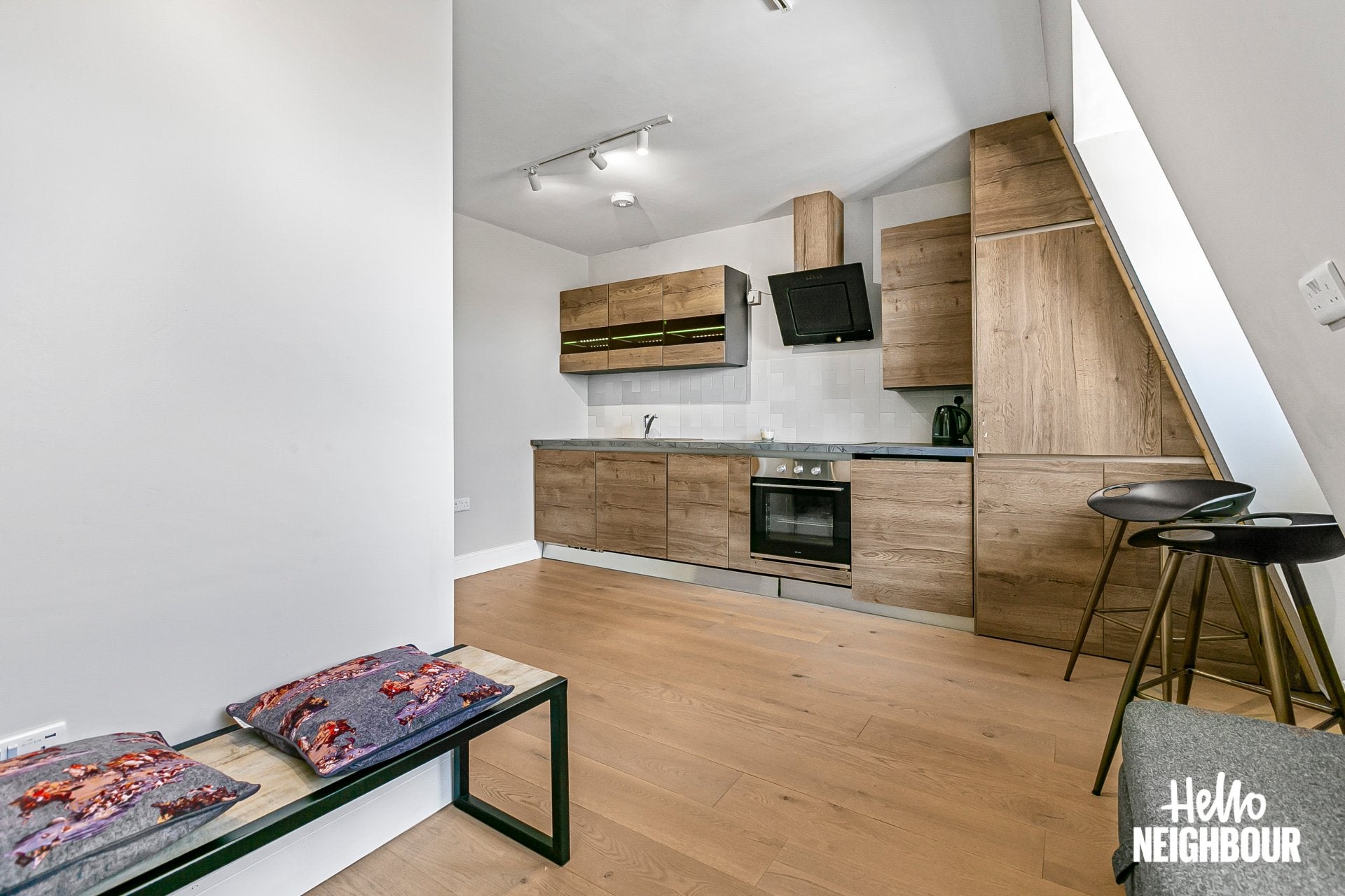 Flat Putney Bridge Road in Greater London