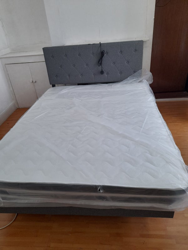 Room Ethnard Road in Greater London